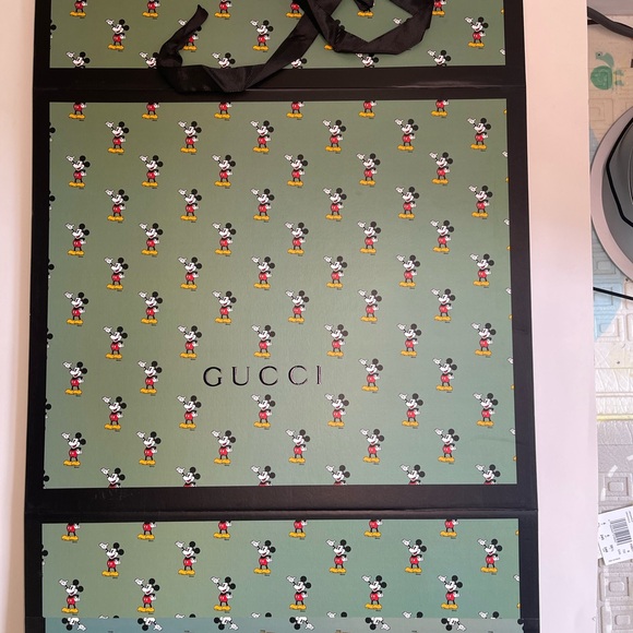 New X-large Gucci Disney Mickey Mouse Gift Box size:16.5” x 14” x 7” - Picture 8 of 10